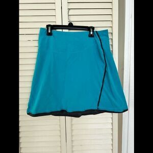 Mountain Hardwear mini skirt